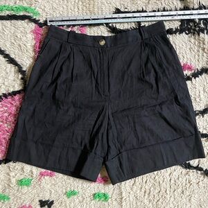 Pleated black Linen/cotton shorts